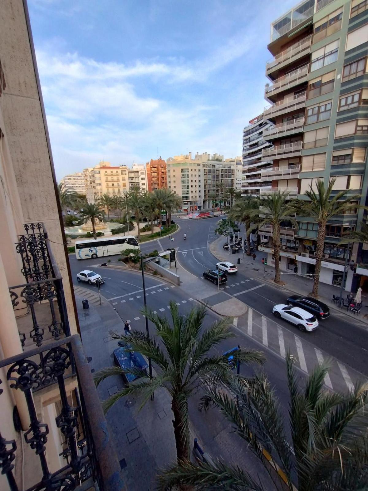 Alicante Suite Centro Habitacion Con Bano Privado, Alicante